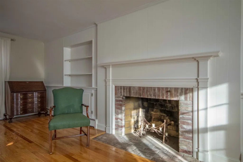11 Lucille Avenue Salem NH 03079
