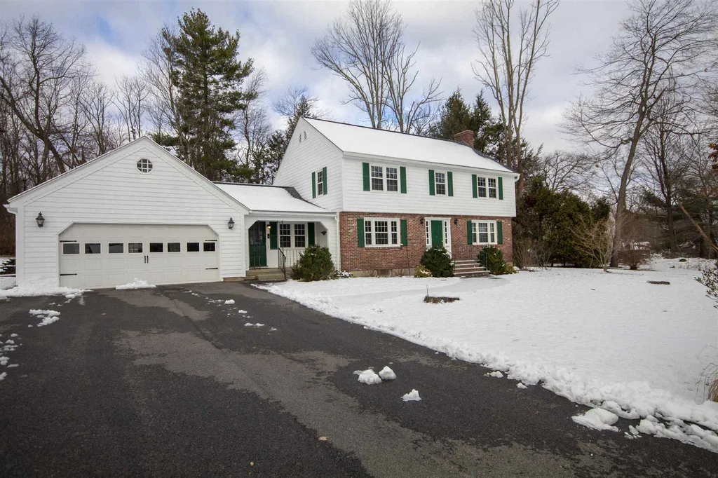 11 Lucille Avenue Salem NH 03079