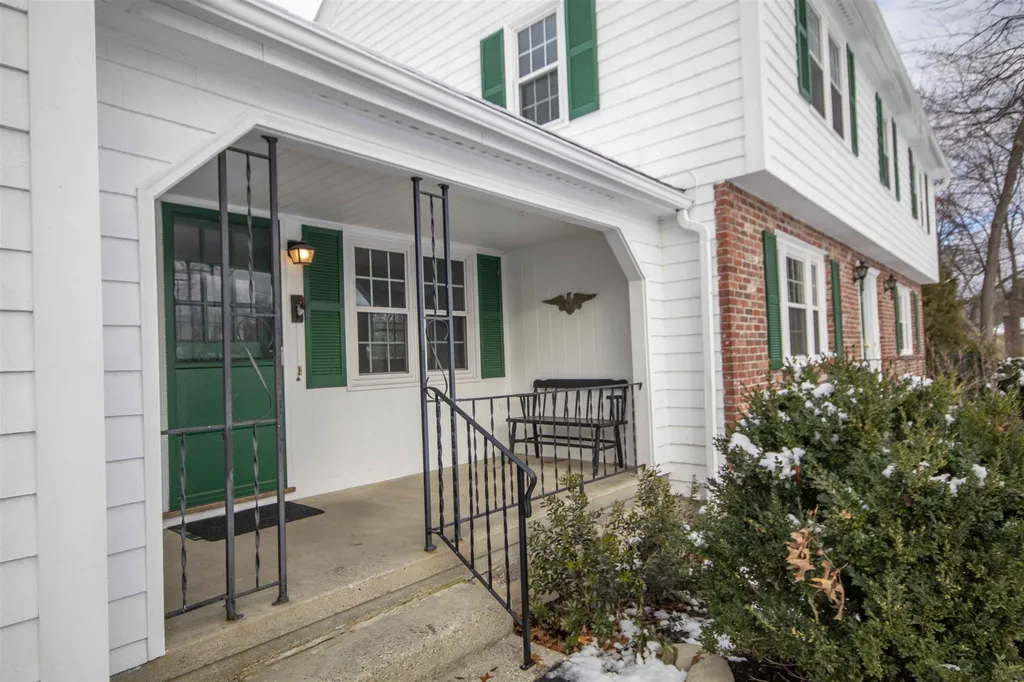 11 Lucille Avenue Salem NH 03079