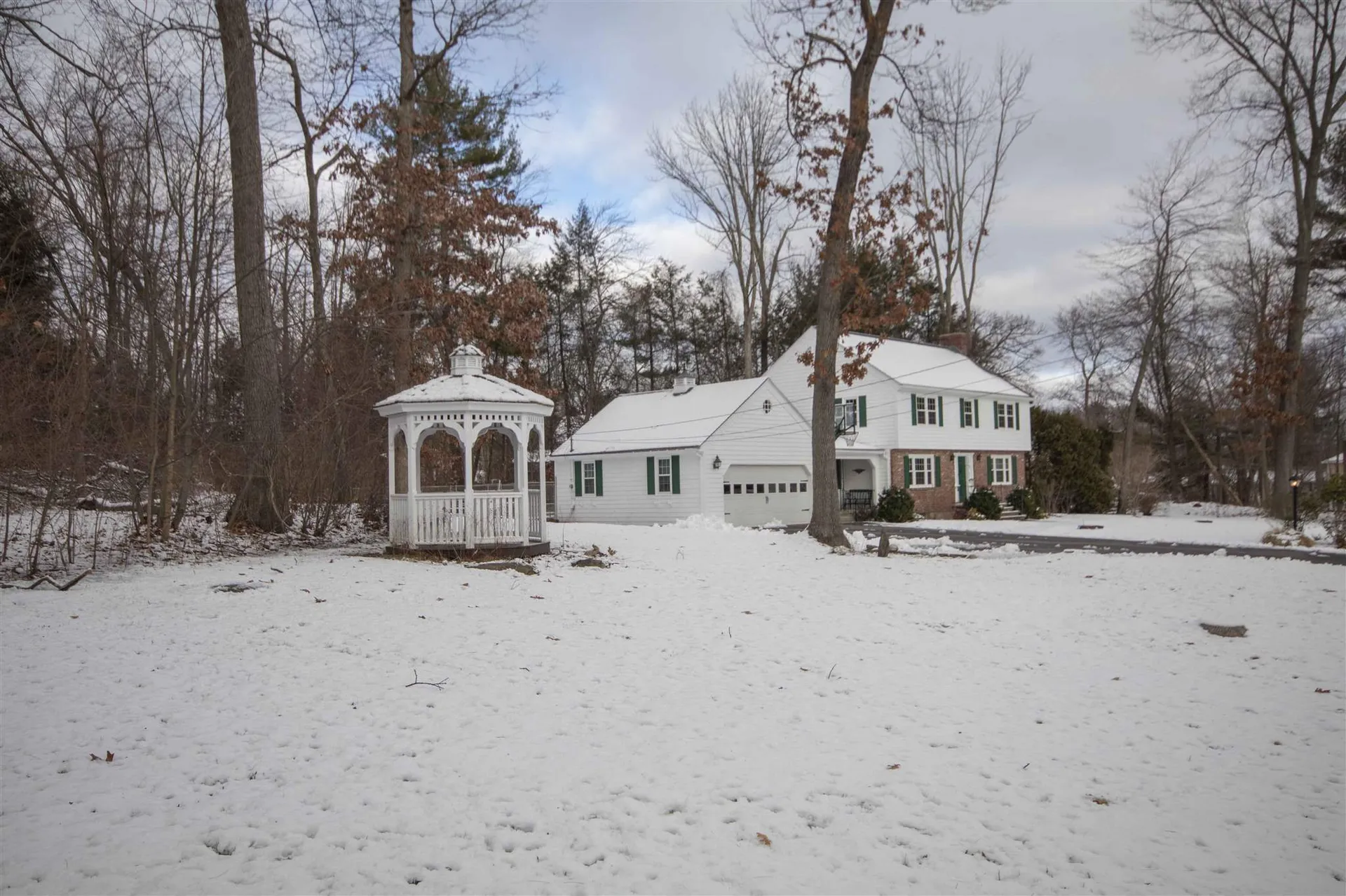 11 Lucille Avenue Salem NH 03079
