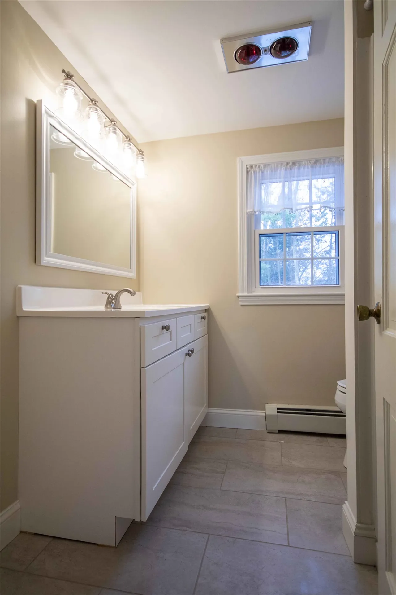 11 Lucille Avenue Salem NH 03079