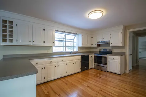 11 Lucille Avenue Salem NH 03079