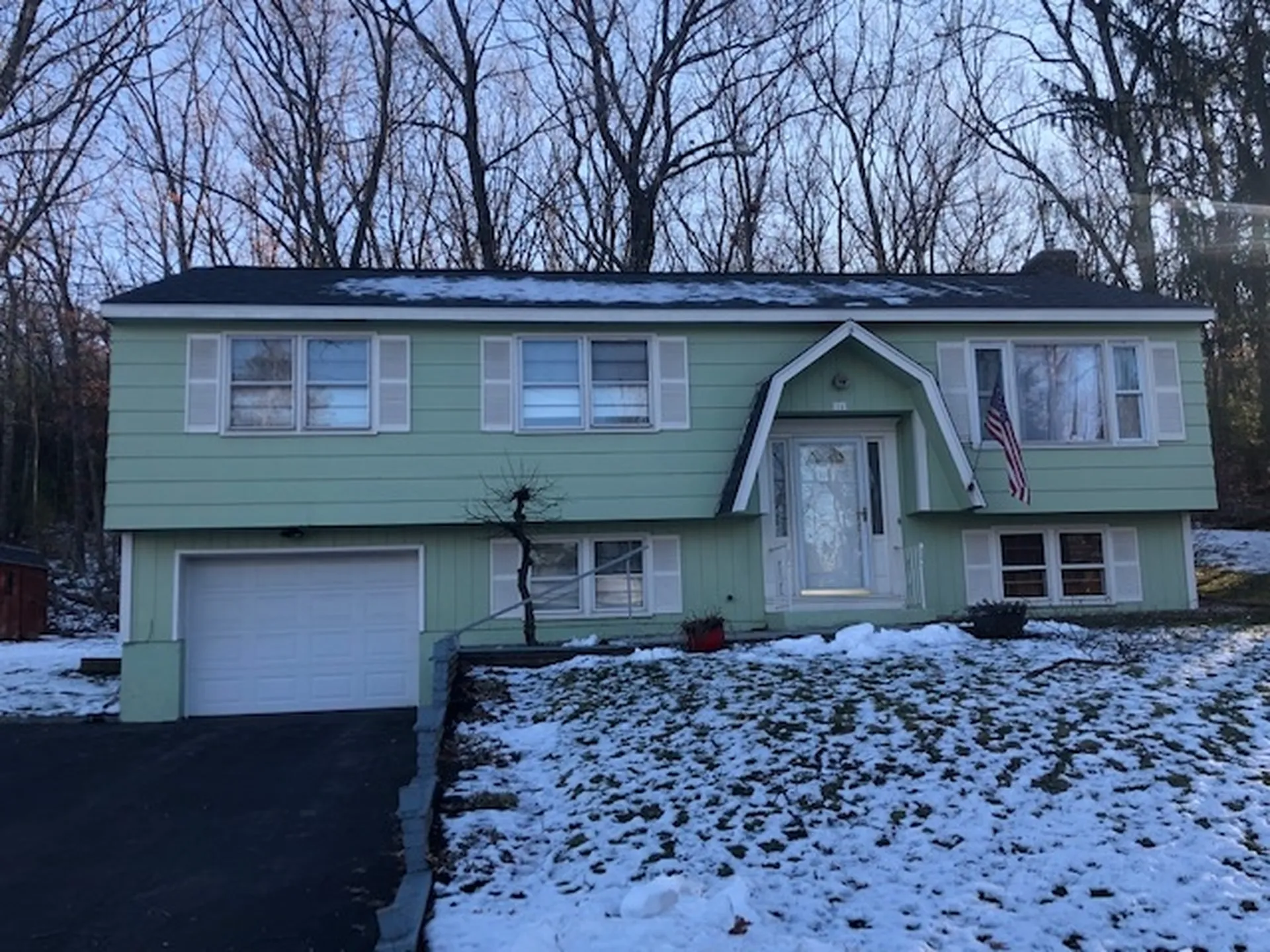 16 Douglas Street Merrimack NH 03054