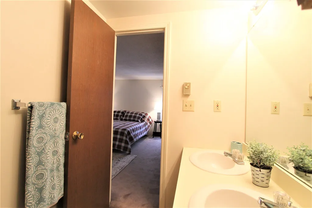 5a Bass Street Newmarket NH 03857