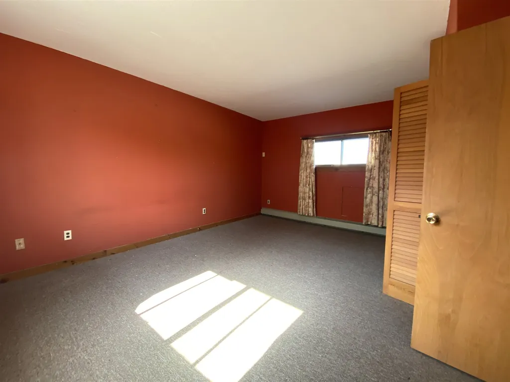 894 County Road New London NH 03257