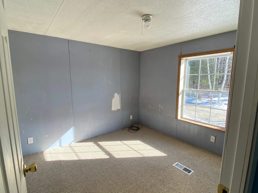 26 Deer Run Lane Northwood NH 03261