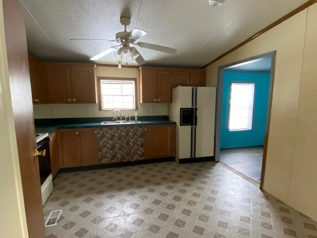 26 Deer Run Lane Northwood NH 03261