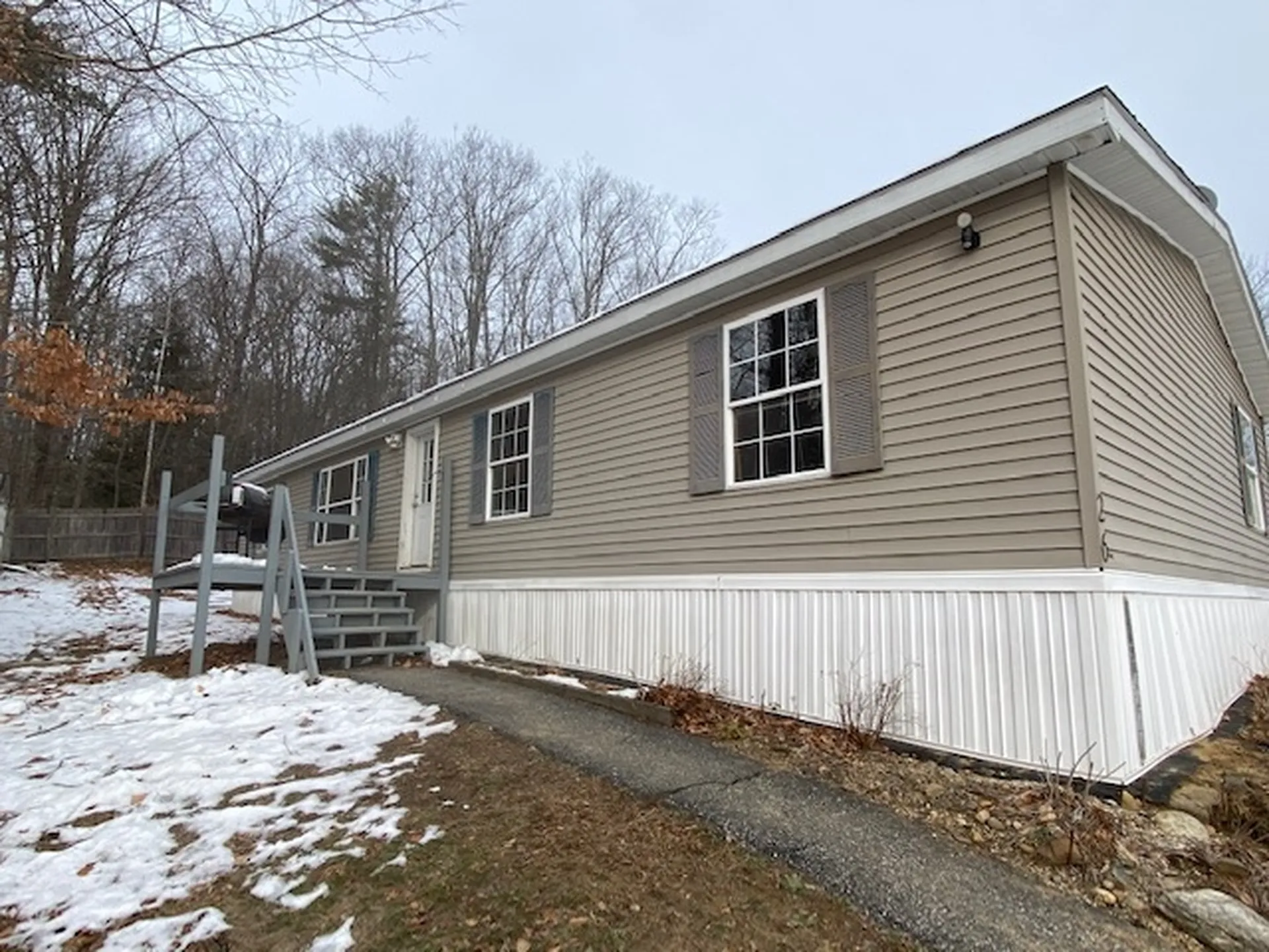 26 Deer Run Lane Northwood NH 03261