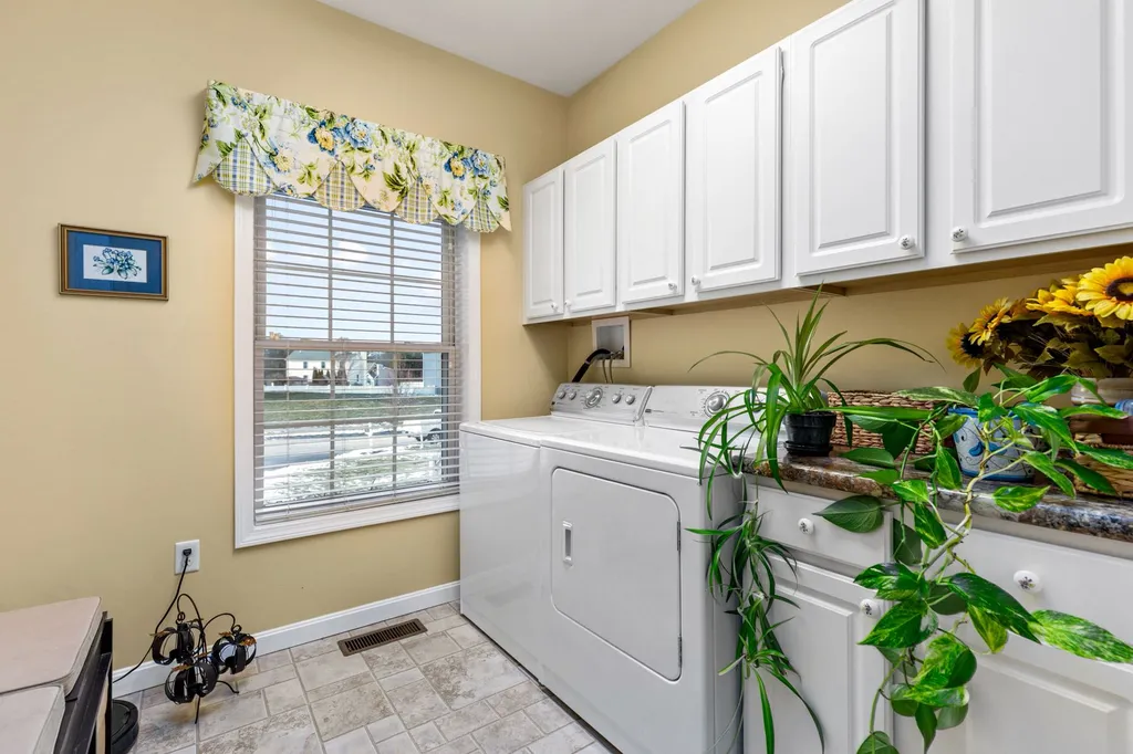 36 Gladiola Way Dover NH 03820