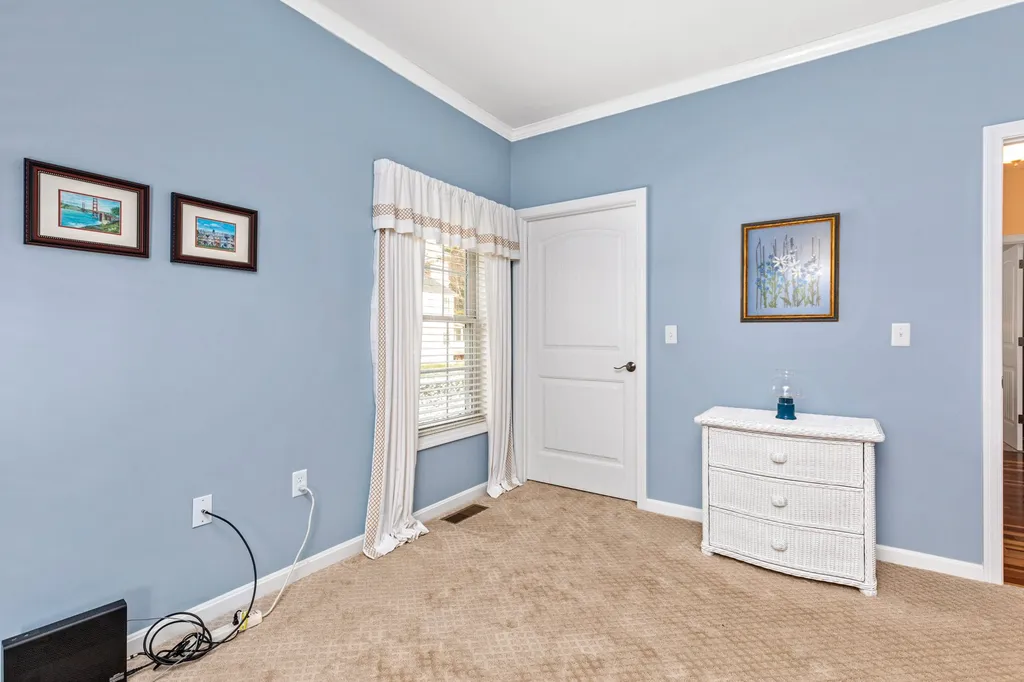 36 Gladiola Way Dover NH 03820