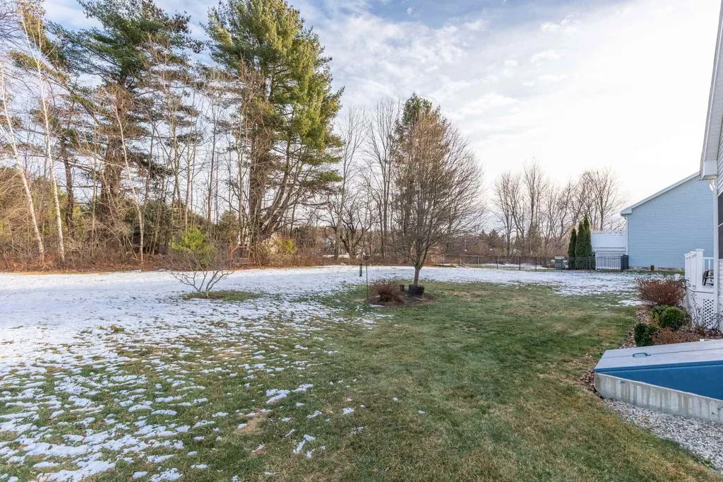 36 Gladiola Way Dover NH 03820
