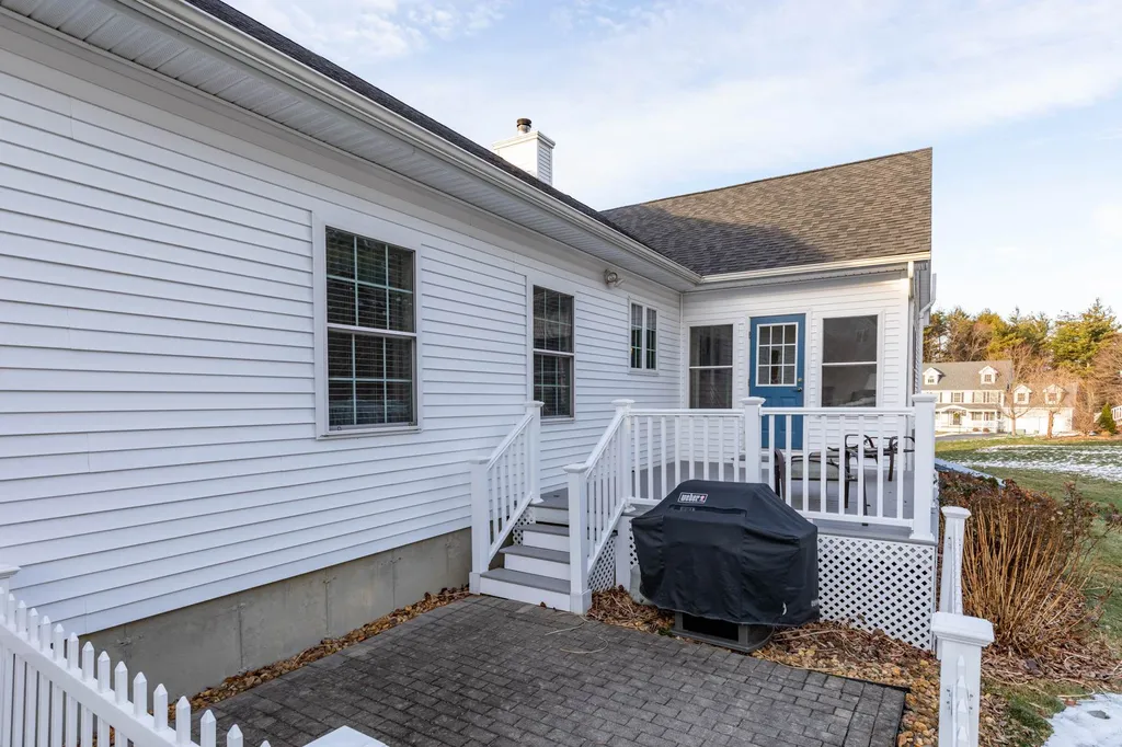 36 Gladiola Way Dover NH 03820
