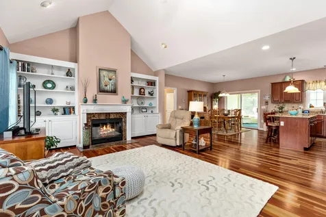 36 Gladiola Way Dover NH 03820