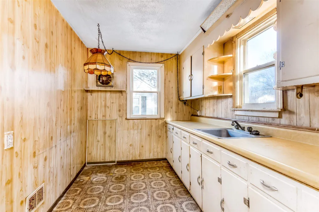 85 Woodbury Road Burlington VT 05408