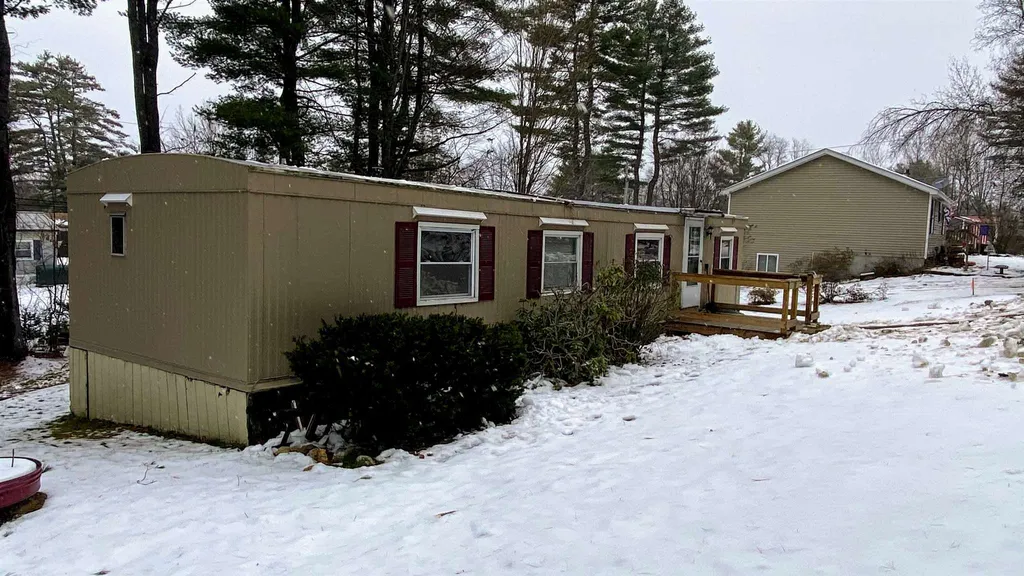 17 Holiday Lane Belmont NH 03220
