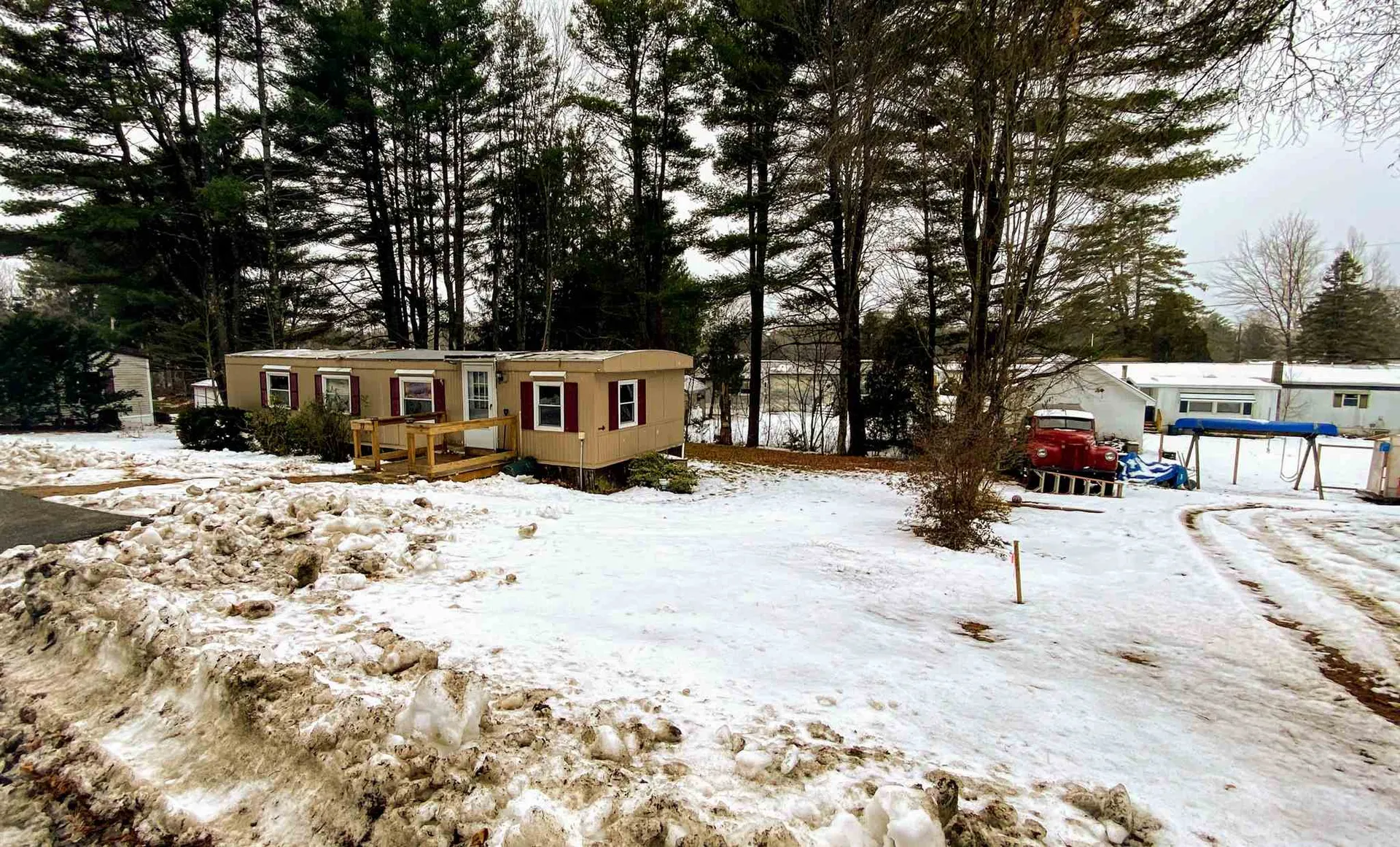 17 Holiday Lane Belmont NH 03220