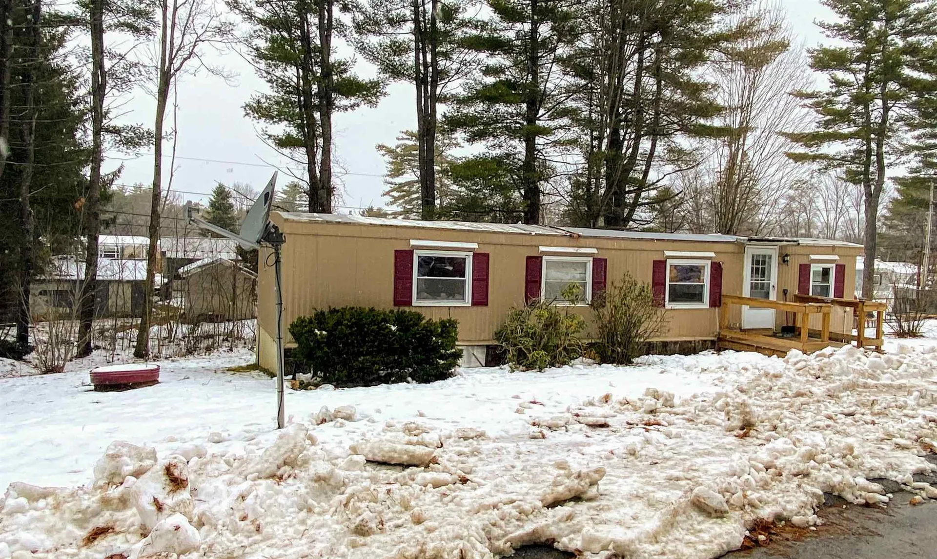17 Holiday Lane Belmont NH 03220