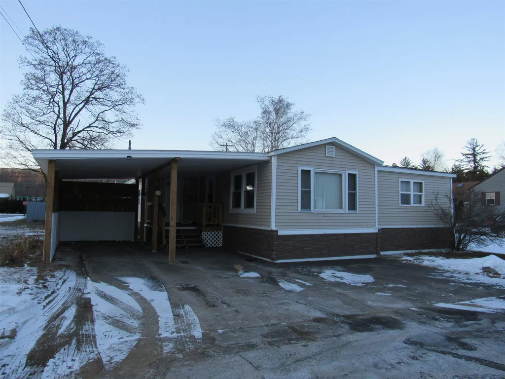 6 Frazer Street Gorham NH 03581