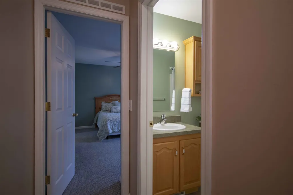 28 Shilah Drive Derry NH 03038