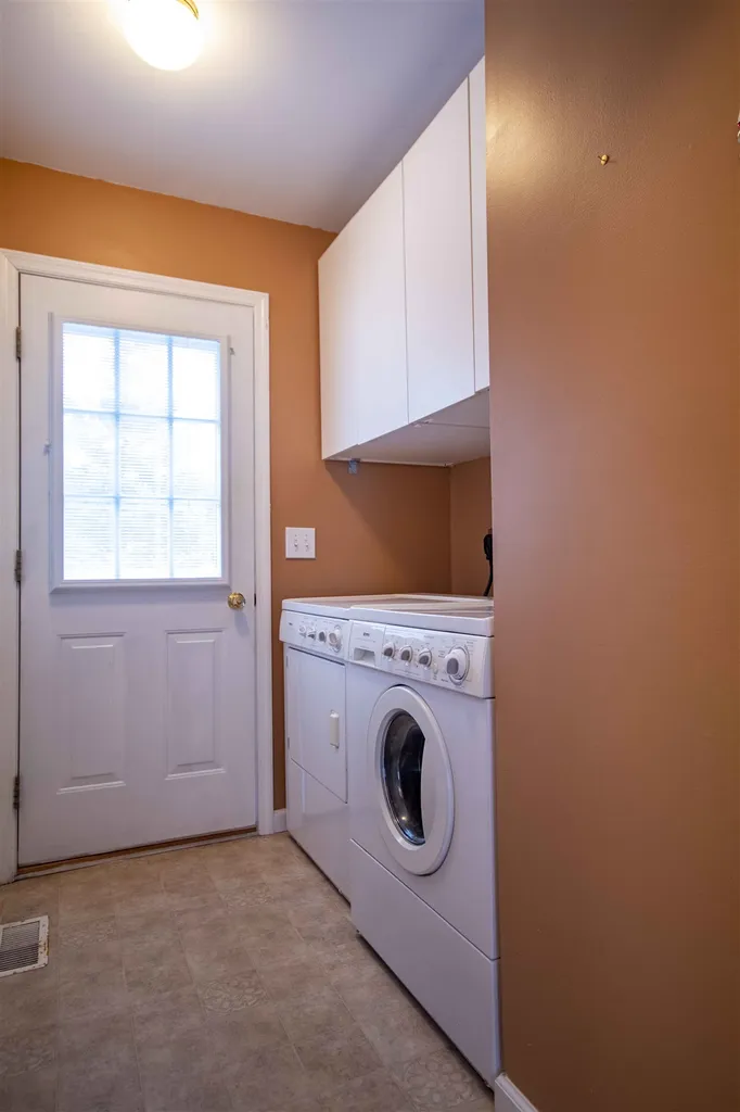 28 Shilah Drive Derry NH 03038