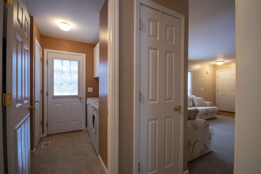 28 Shilah Drive Derry NH 03038
