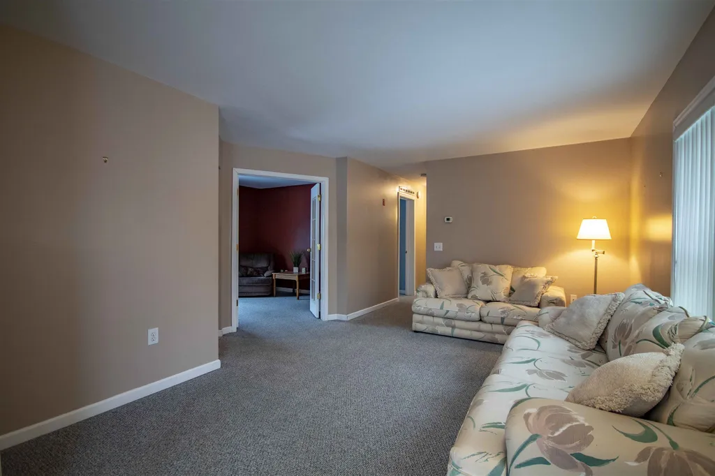 28 Shilah Drive Derry NH 03038