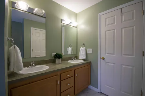 28 Shilah Drive Derry NH 03038
