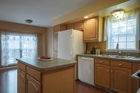 28 Shilah Drive Derry NH 03038