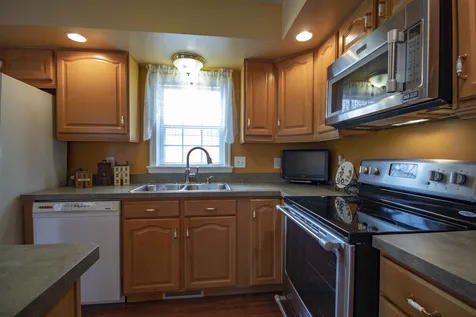 28 Shilah Drive Derry NH 03038