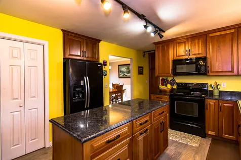 23 Fairway Drive Franklin NH 03235