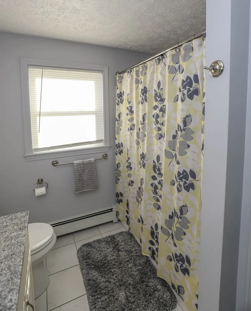 5 Gayle Drive Derry NH 03038