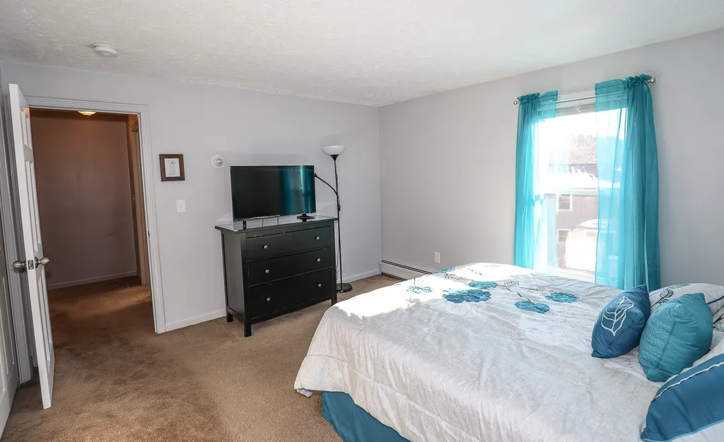 5 Gayle Drive Derry NH 03038