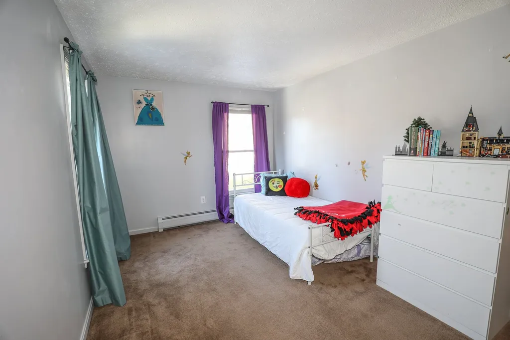5 Gayle Drive Derry NH 03038