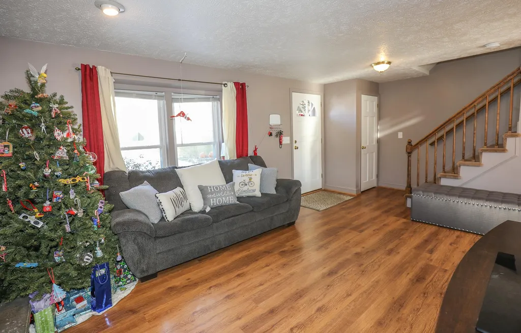 5 Gayle Drive Derry NH 03038