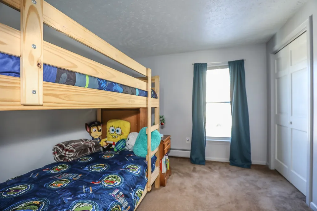 5 Gayle Drive Derry NH 03038