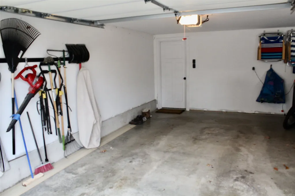 13 Winslow Drive Exeter NH 03833