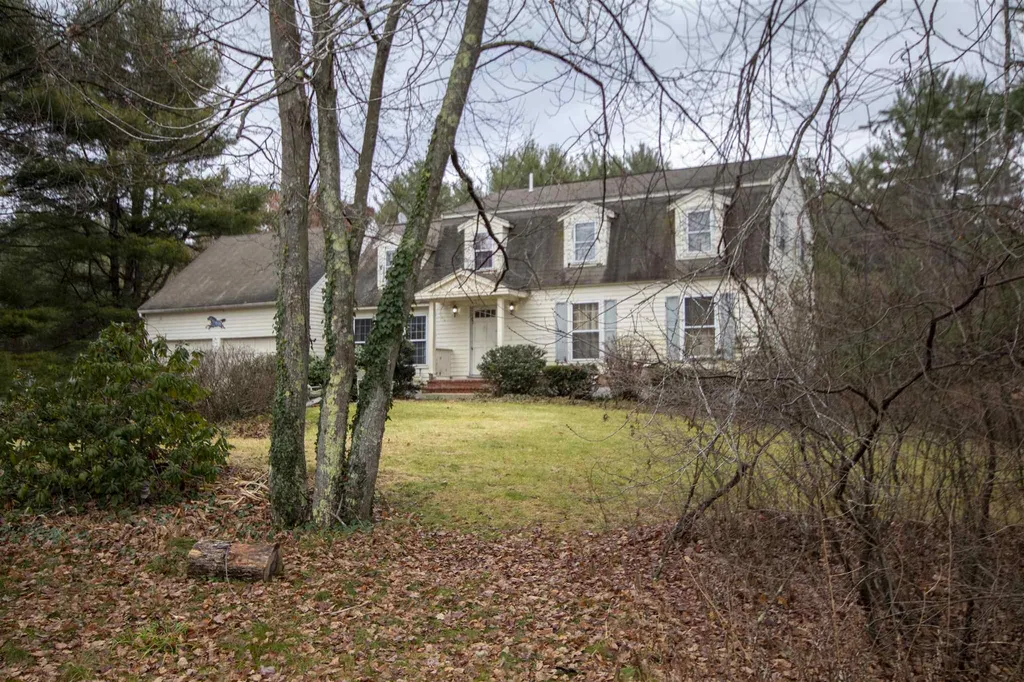15 Tokanel Drive Londonderry NH 03053