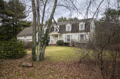 15 Tokanel Drive Londonderry NH 03053