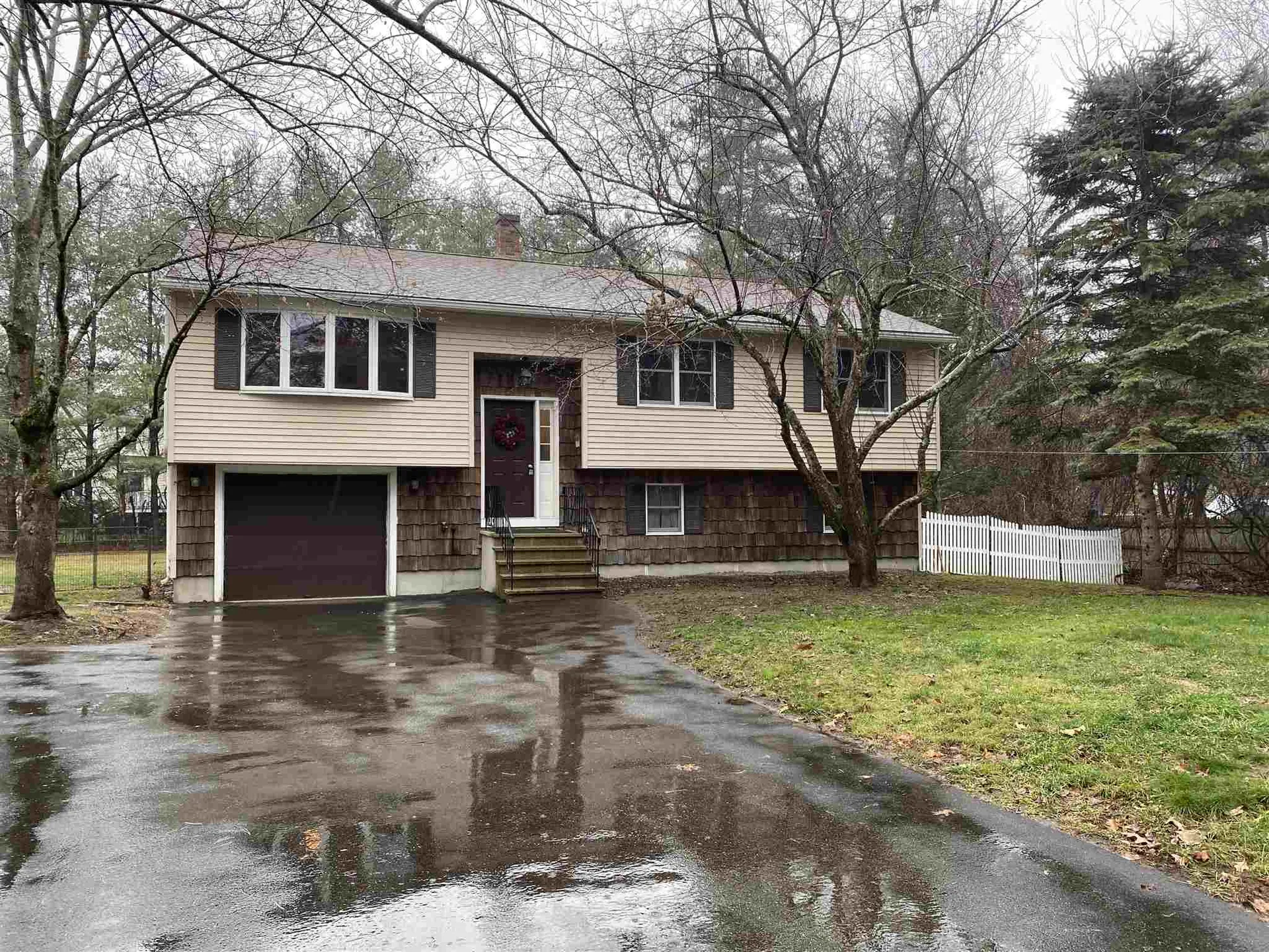 86 Oak Street Rochester NH 03839