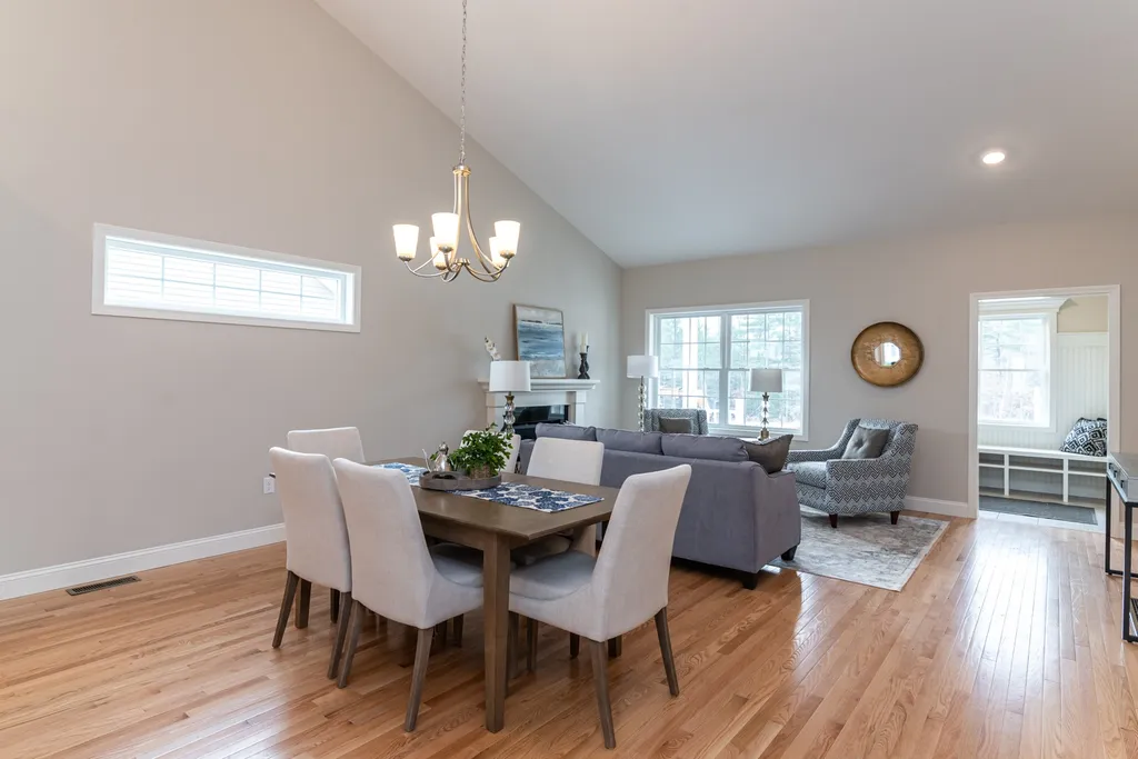 27 Toby Circle Merrimack NH 03054
