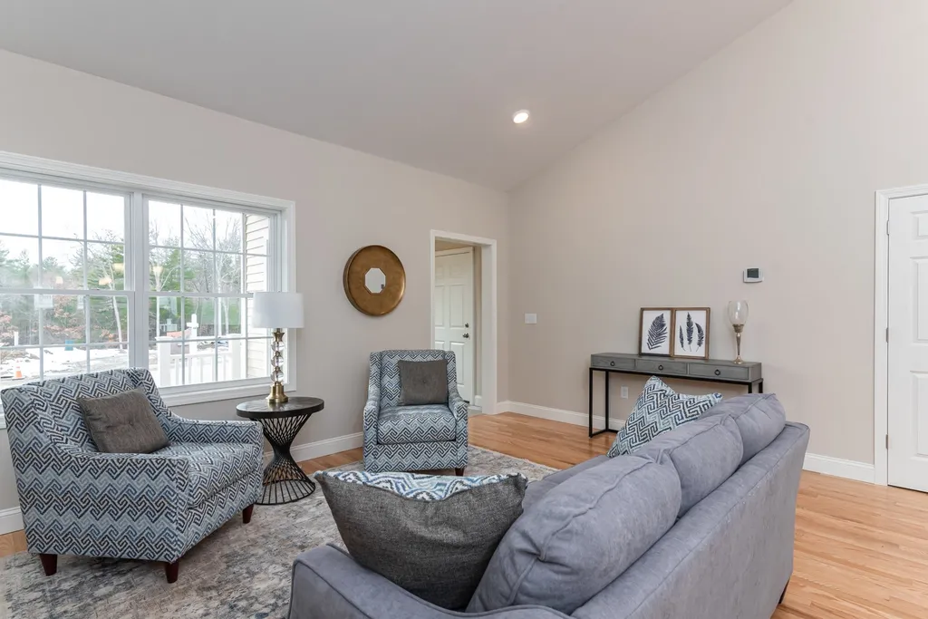 27 Toby Circle Merrimack NH 03054
