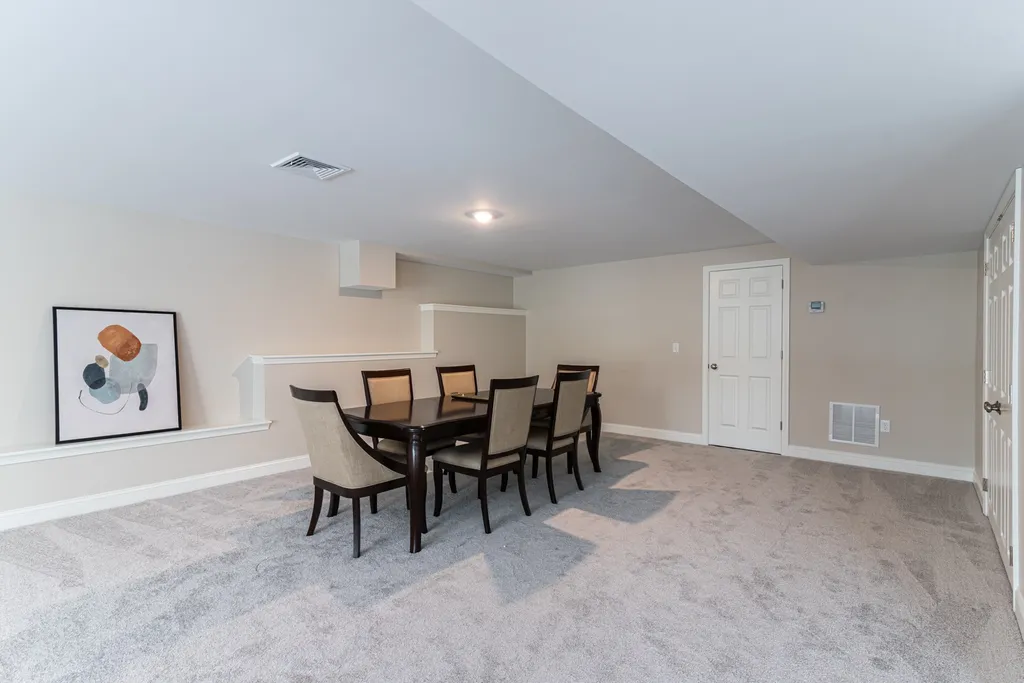 27 Toby Circle Merrimack NH 03054
