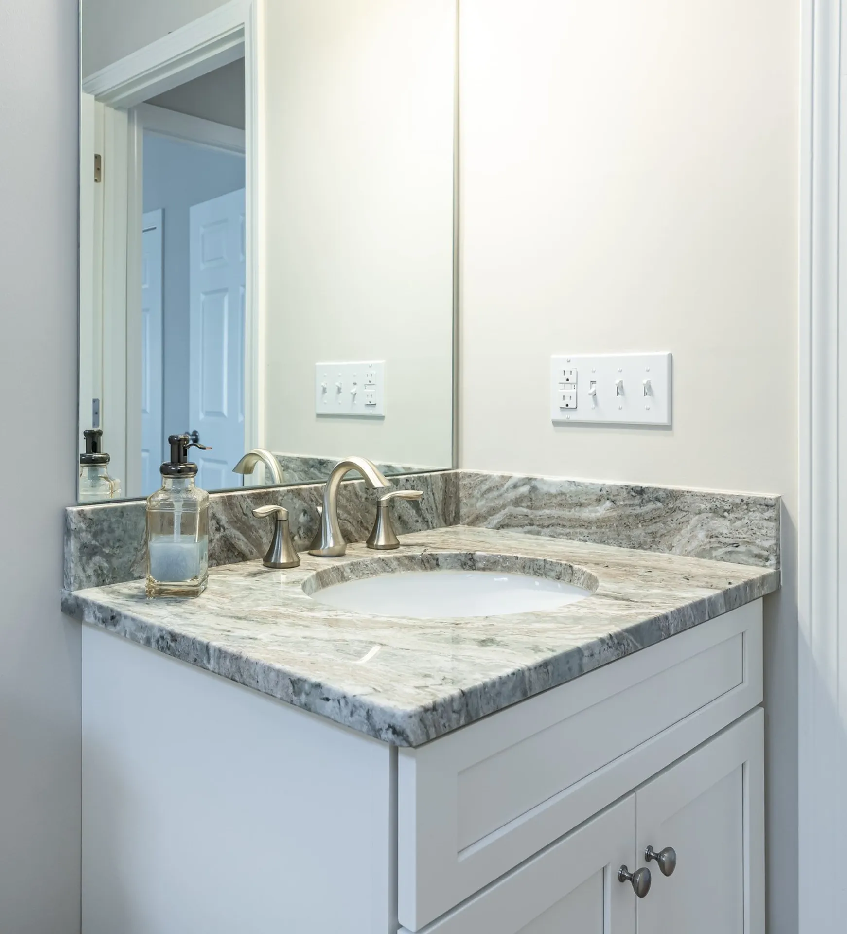 27 Toby Circle Merrimack NH 03054