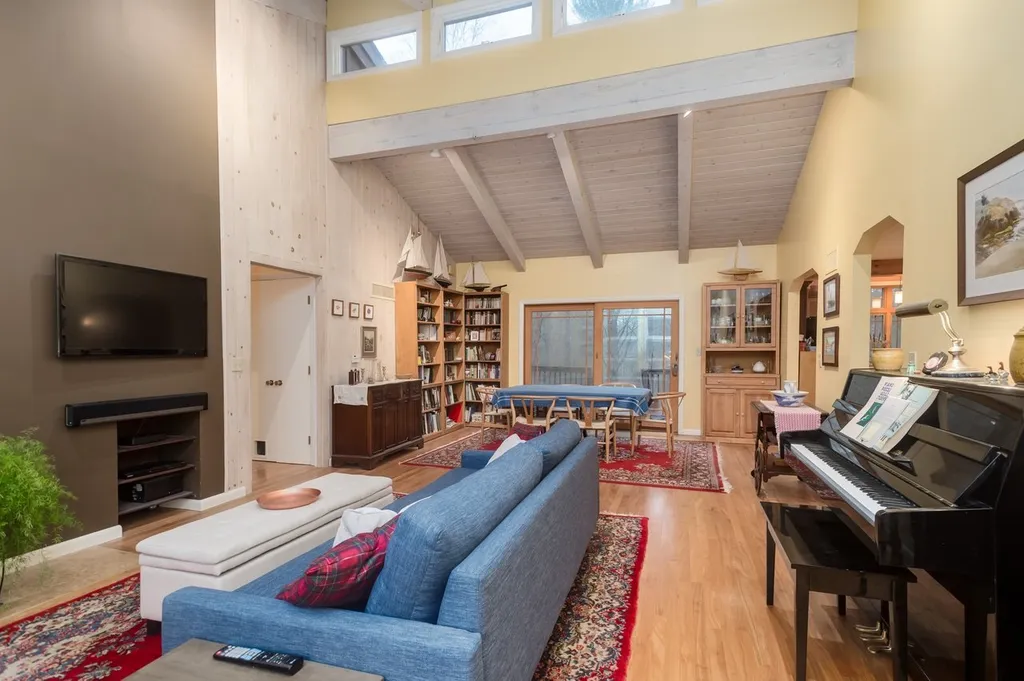 27 Orchard Drive Durham NH 03824