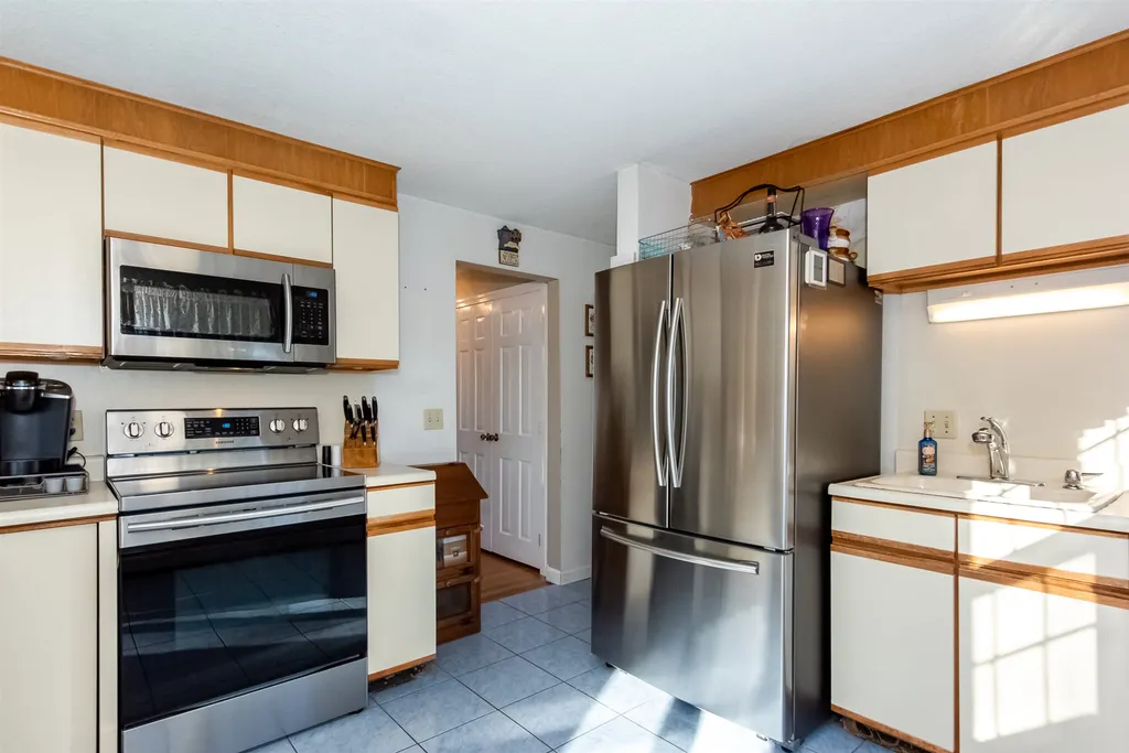 33 Veterans Terrace Somersworth NH 03878