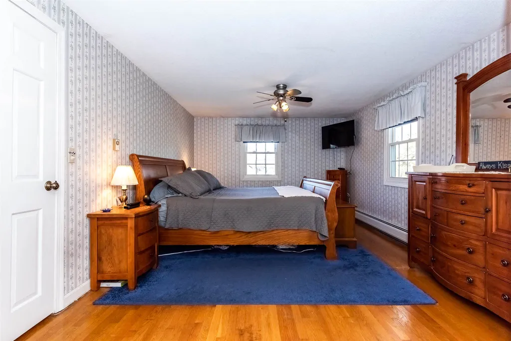 33 Veterans Terrace Somersworth NH 03878