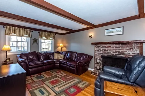 33 Veterans Terrace Somersworth NH 03878