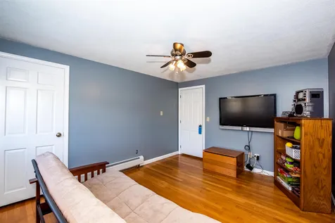 33 Veterans Terrace Somersworth NH 03878