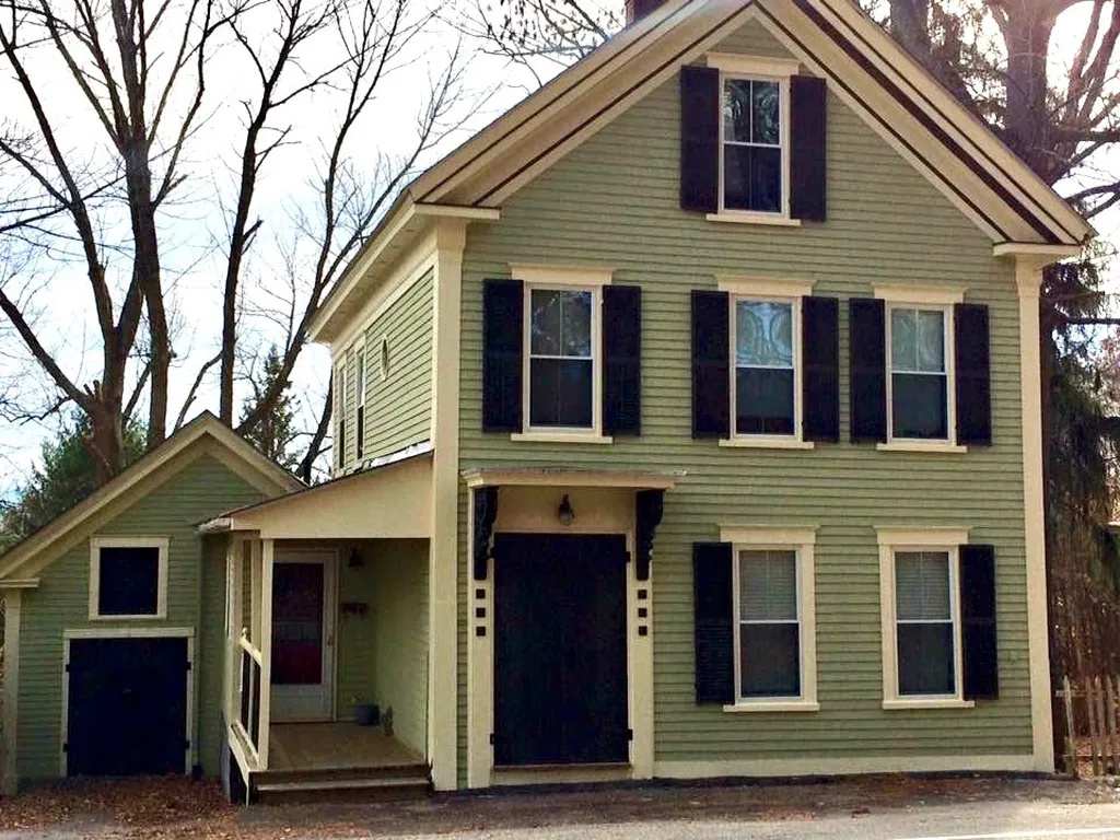 18 W High Street Somersworth NH 03878