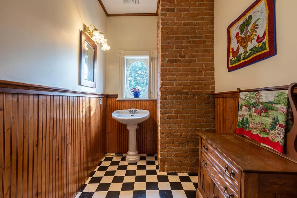 185 North Street Bennington VT 05201